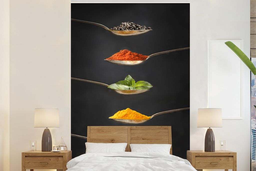 MuchoWow Fototapete für Wohnzimmer oder Schlafzimmer Wandtapete Vinyl Motivtapete Kräuter - Löffel - Gewürze - Schwarz - Italienisch - 170x26...