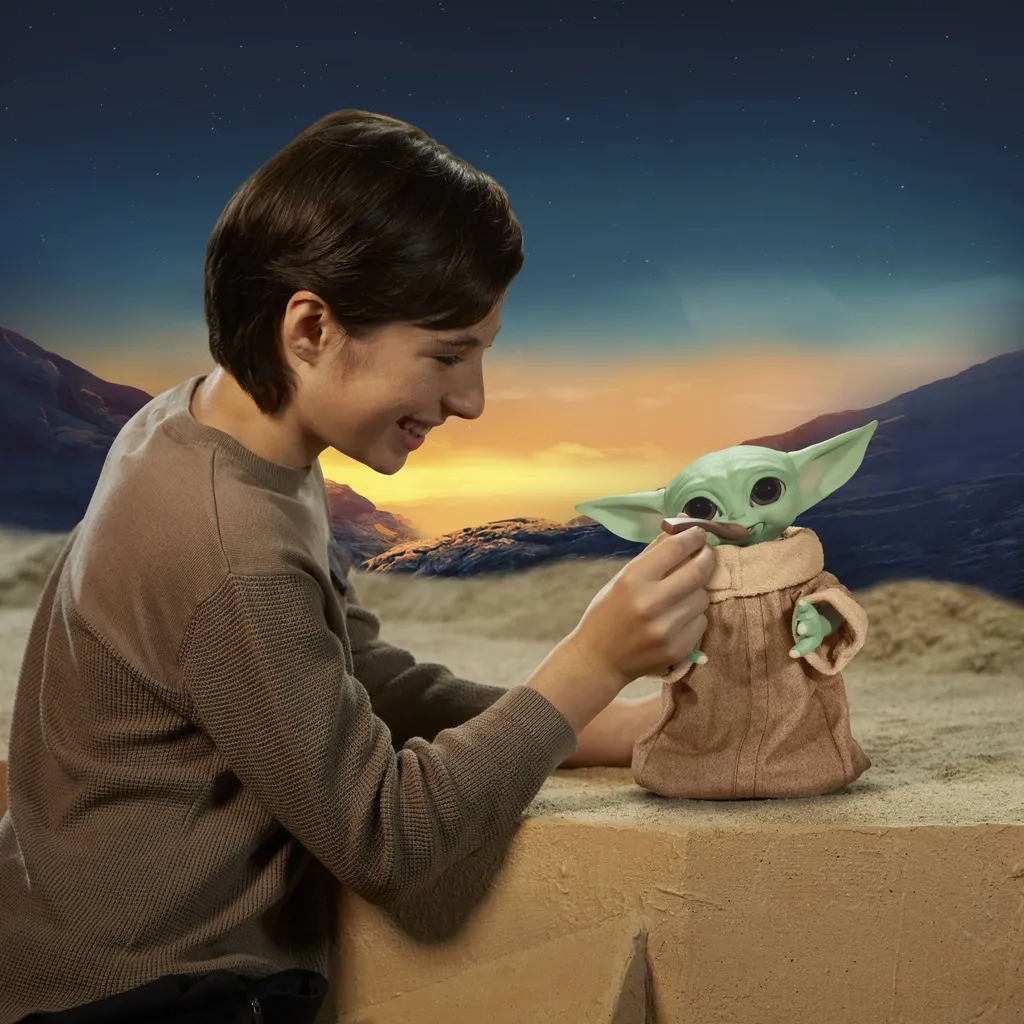 Figurine Grogu Star Wars interactive avec sons et mouvements de Force