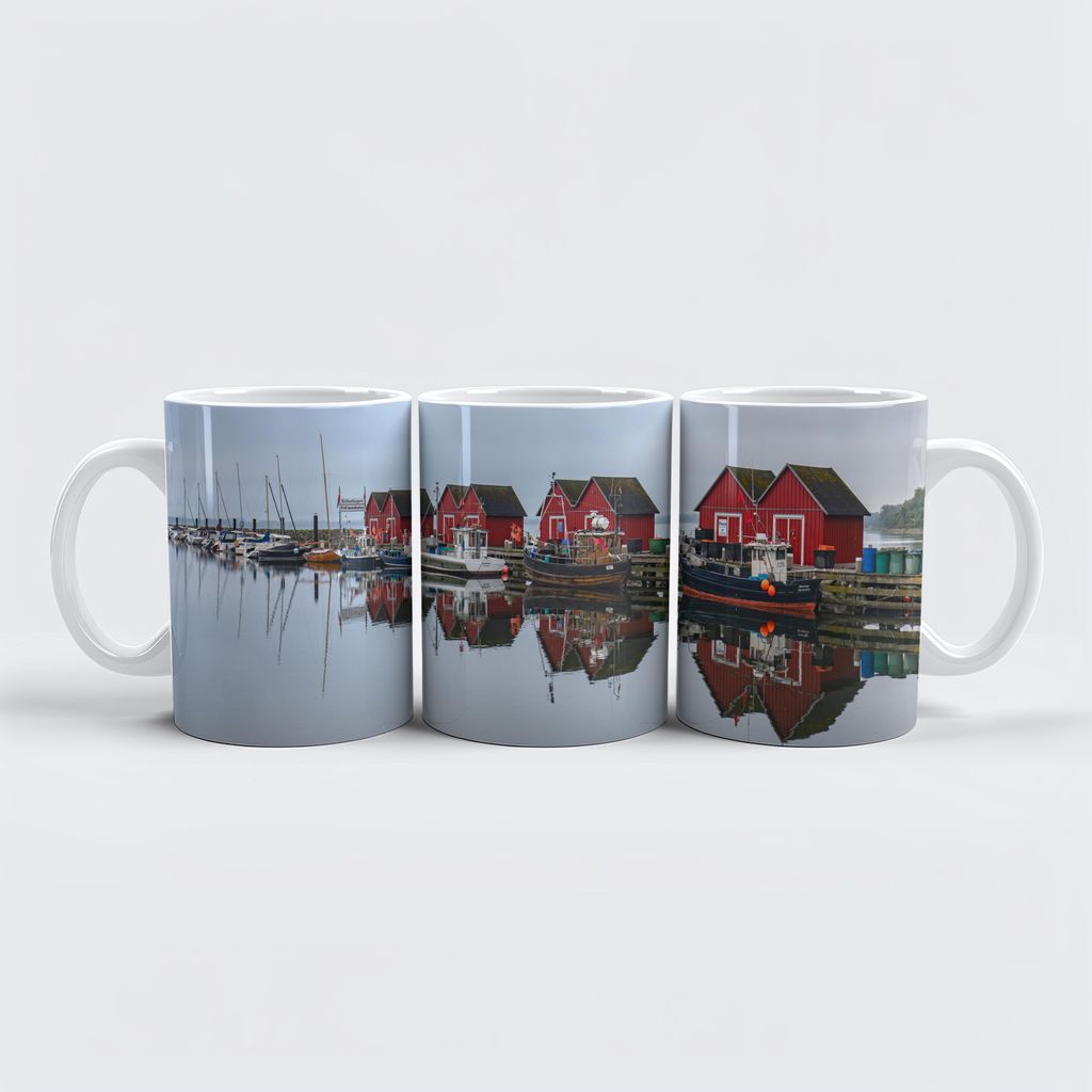 raxxa Premium-Tasse "Die roten Fischerhütten"
