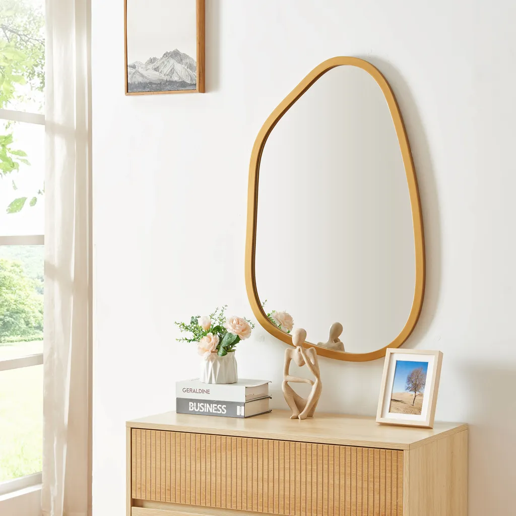 Miroir mural asymétrique Filiano or 80x58cm pour agrandir votre pièce