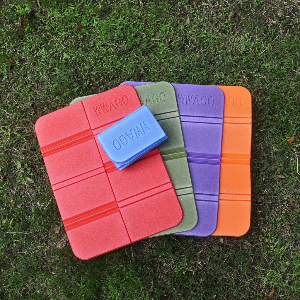 Sitzkissen 2 Stück faltbare isolierte Outdoor-Kissen für Spielplatz-Camping, Feuchtigkeitsbeständige Matte, wasserdichte Picknick-Schaumstoffmatte