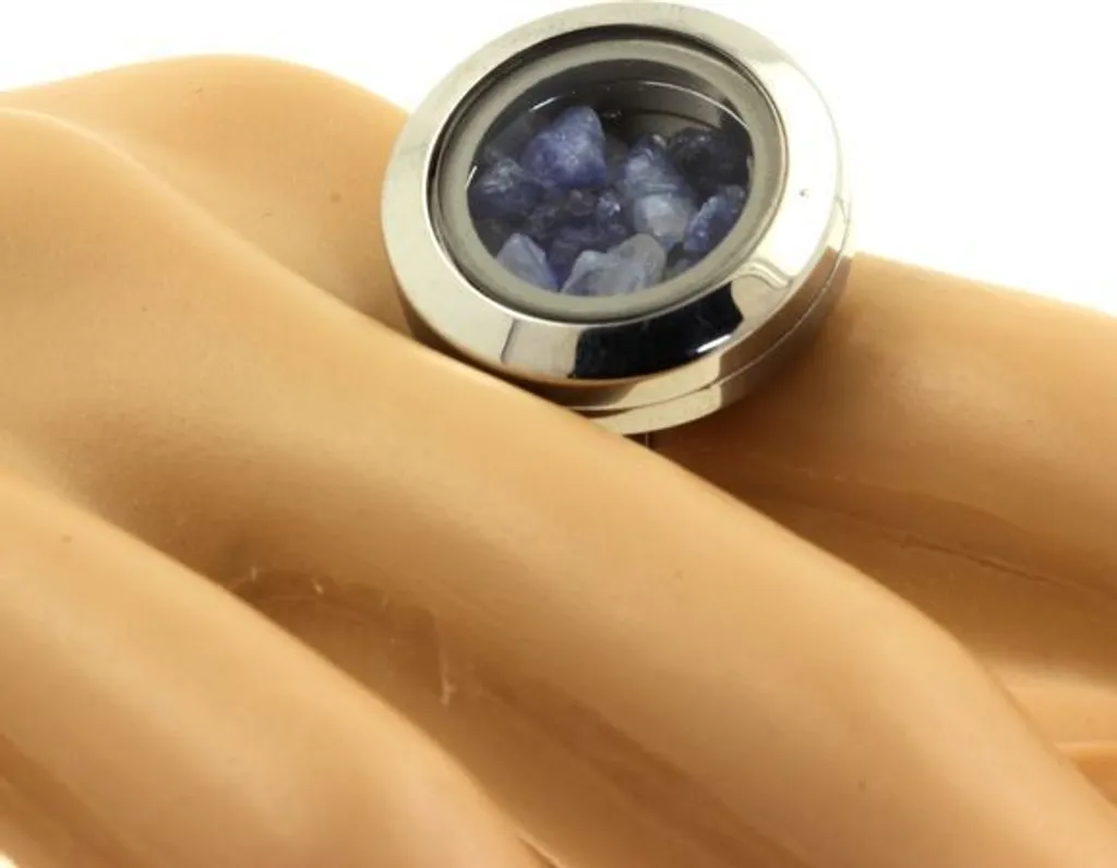 Anneau en bénitoïte brute bleue, bijou artisanal de collectionneur