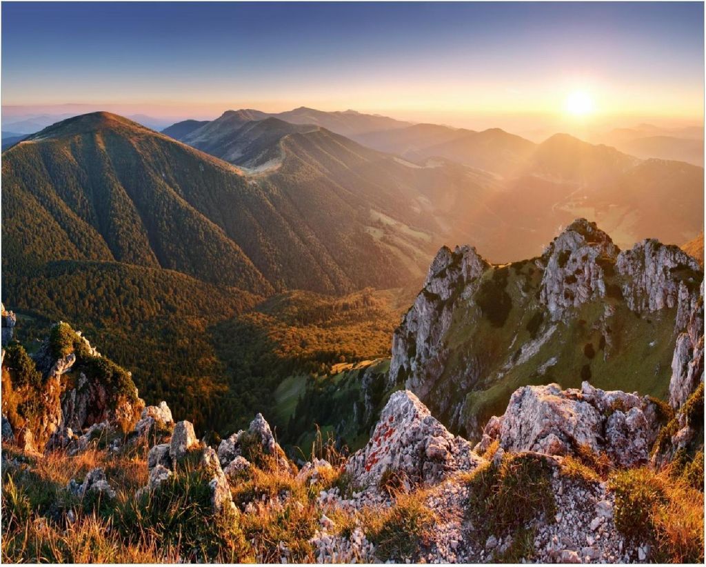 Wallario Poster - Berglandschaft mit Sonnenuntergang in der Produktbild 