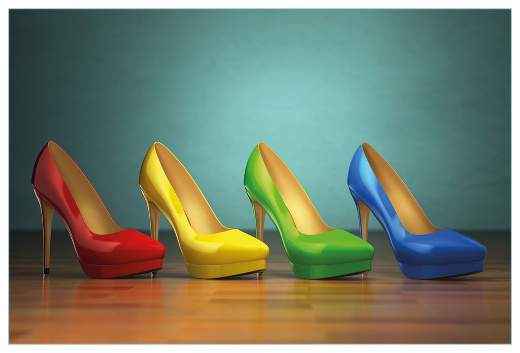 Wallario Küchenrückwand aus Glas, Größe: 90 x 60 cm, Motiv: Bunte Schuhe - High Heels für Frauen | Spritzschutz | abwischbar | pflegeleicht | in