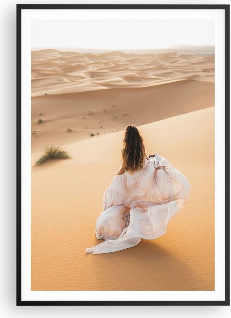 Gerahmtes Poster - Schwarzer Rahmen - Wüste Düne Frau - 70x100 cm - Wand Bild - Wanddeko - Wandbilder - Kunstposter - Wandposter - Bilderrahmen -...