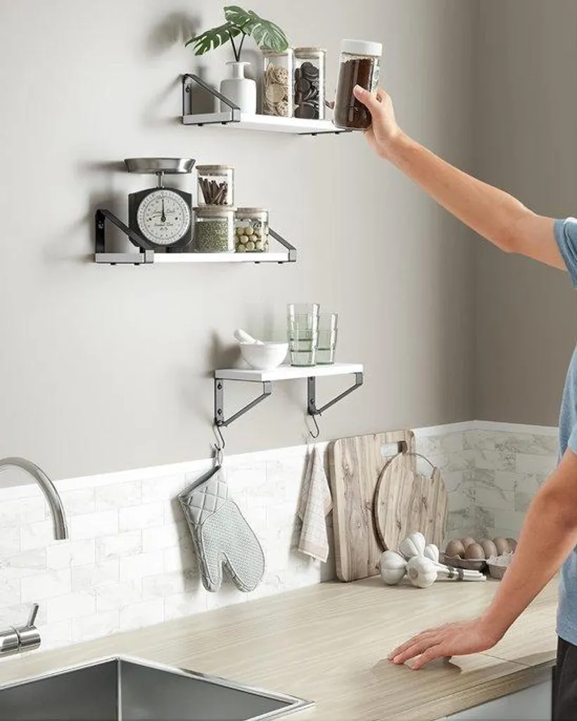 Étagère de cuisine murale : la solution contre le désordre du plan de travail