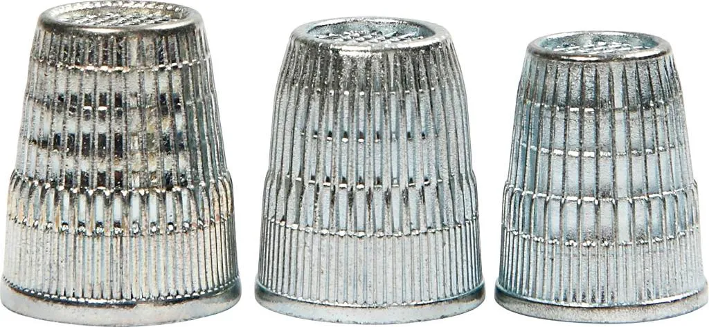 Dé à coudre ergonomique en métal résistant avec 3 tailles assorties