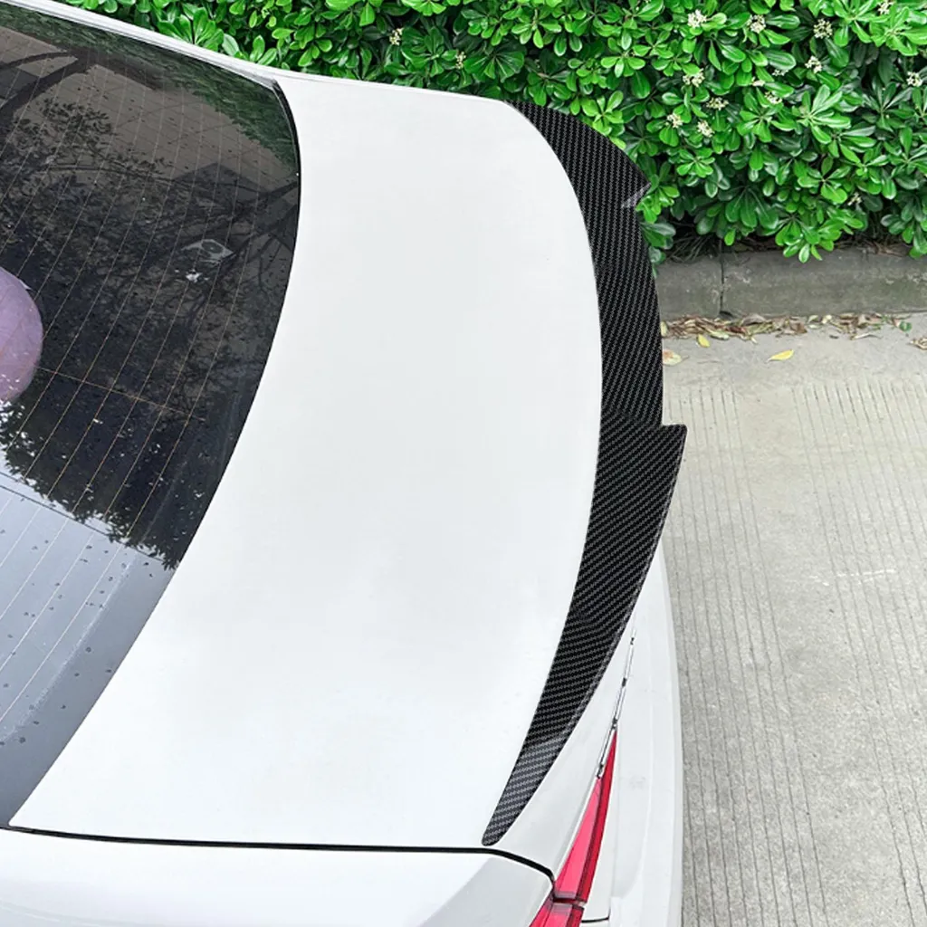Relooker un coffre de BMW G20 2019+ avec l'aileron arrière carbone