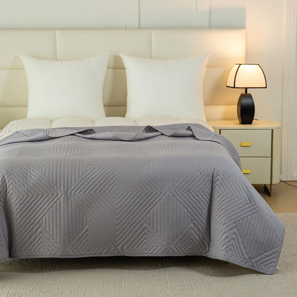 FEBE Tagesdecke Bettüberwurf 220x200 cm Grau Überwurfdecke Sofadecke Sofaüberwurf Flauschig Mikrofaser Zimmer Deko Throw Blanket