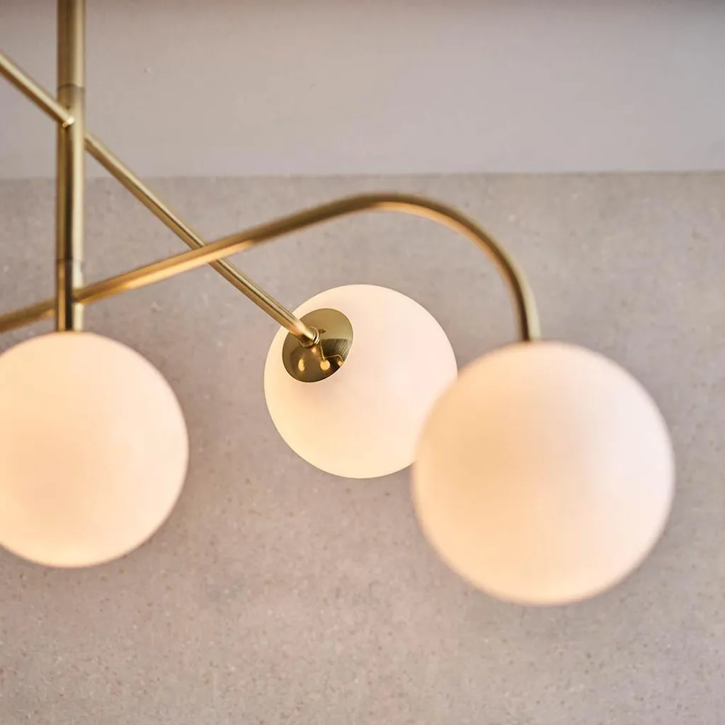 Plafonnier Design Doré : Comment Sublimer un Plafond Vide avec Style - 4