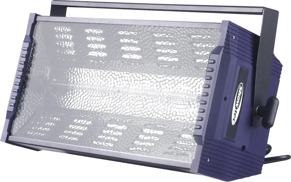 Stroboscope 1500W Titan Showtec idéal pour animations DJ et soirées EDM