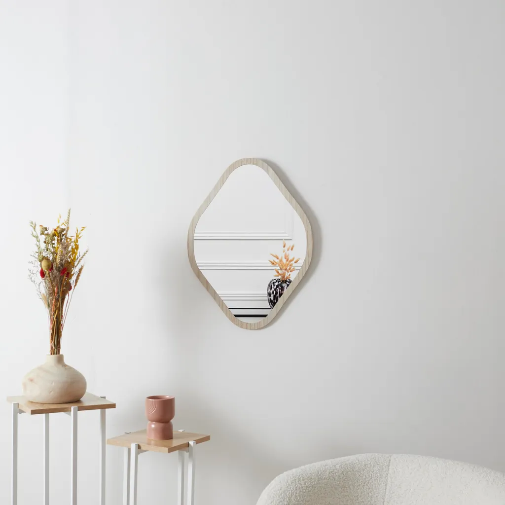 Miroir Déco Elio Losange H60cm en Bois Naturel pour un Style Scandinave