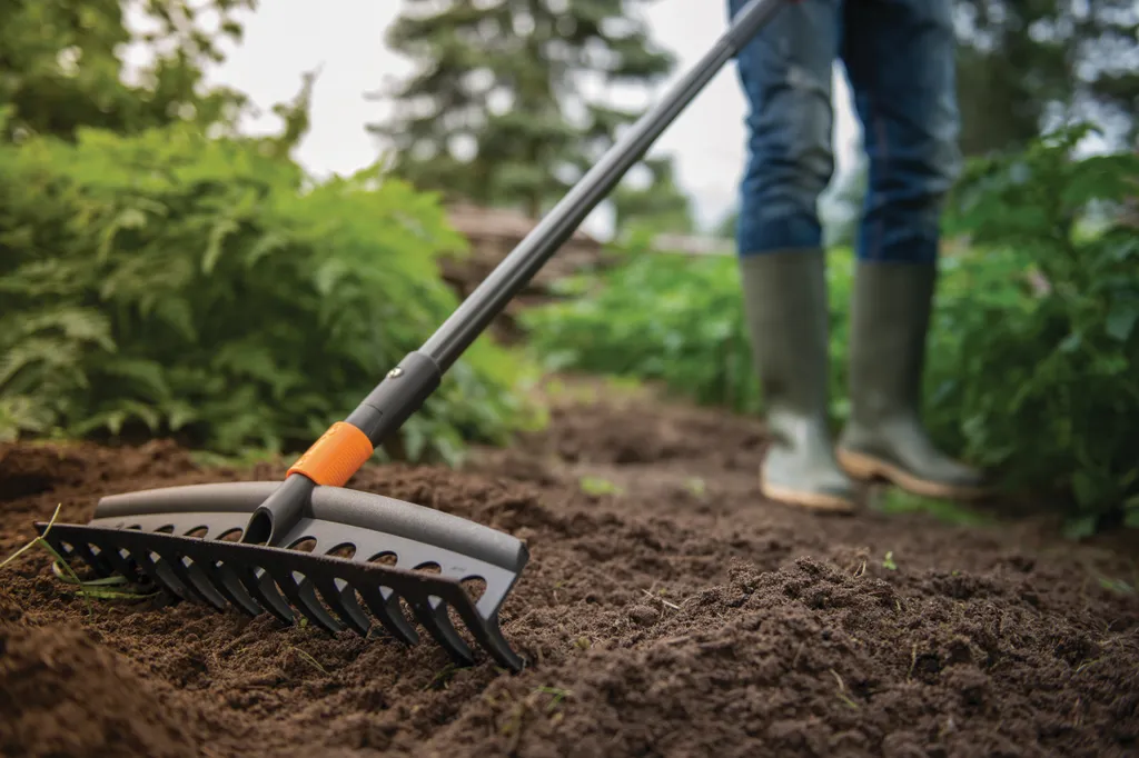 Rastrello Ecologico QuikFit Fiskars - Ideale per Orto e Bio-Giardinaggio - 11