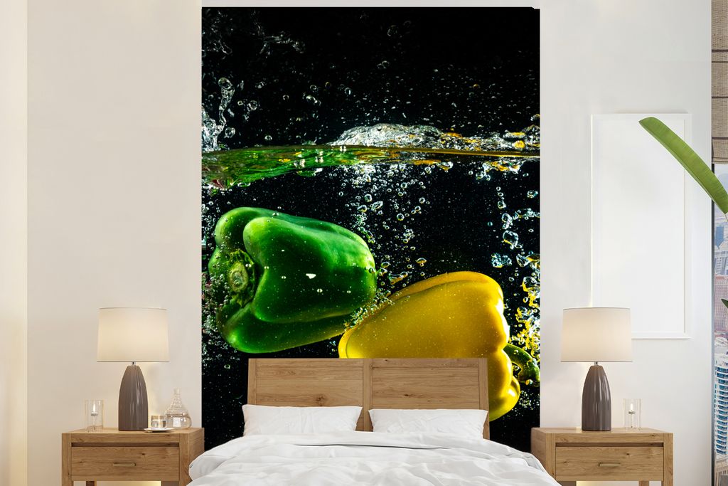 MuchoWow Fototapete für Wohnzimmer oder Schlafzimmer Wandtapete Vinyl Motivtapete Paprika - Gemüse - Wasser - Schwarz - Rot - Grün - Gelb - 14...