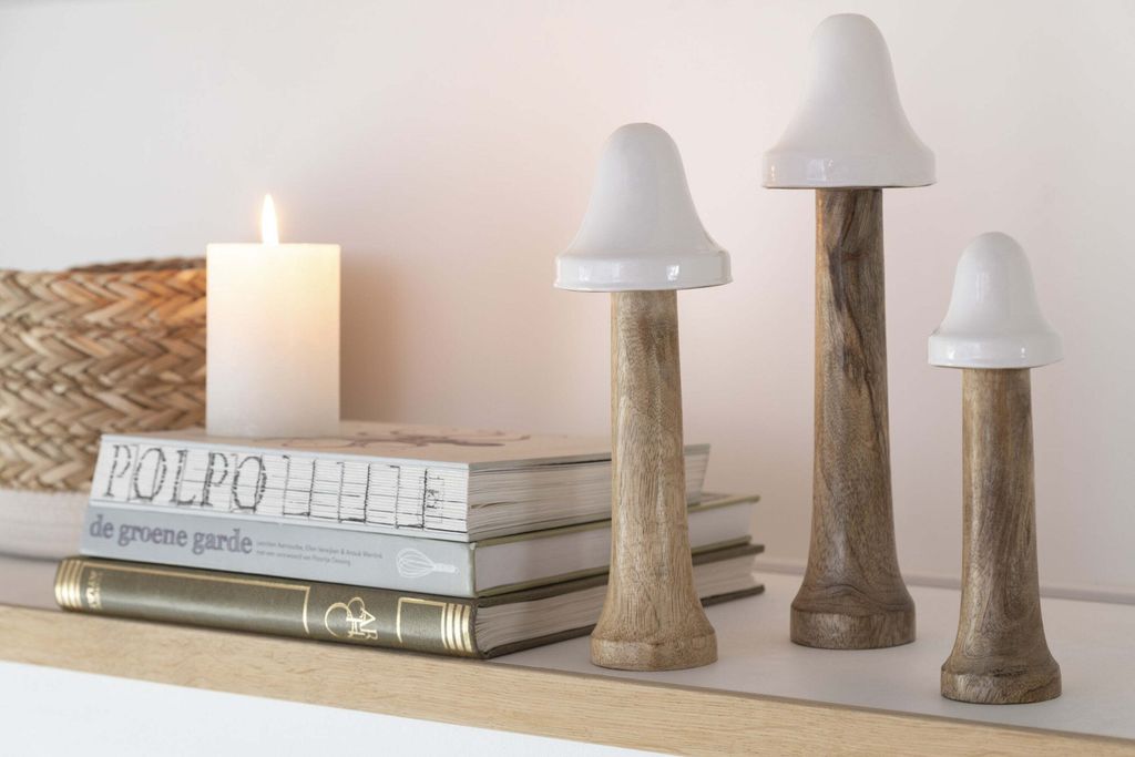 Set von 9 dünnen Holz-Pilzen in Naturweiß - Dekorative Akzente für Ihre Einrichtung