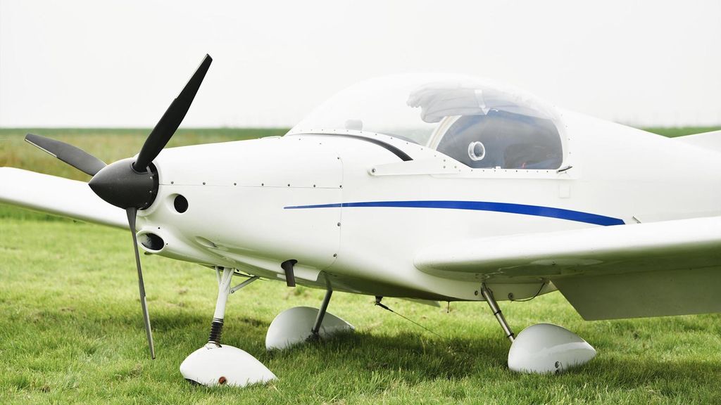 Jochen Schweizer Rundflug Ultraleichtflugzeug Hatten (30 Min.); Erlebnis verschenken oder selbst erleben; Gutschein gültig für 1 Person