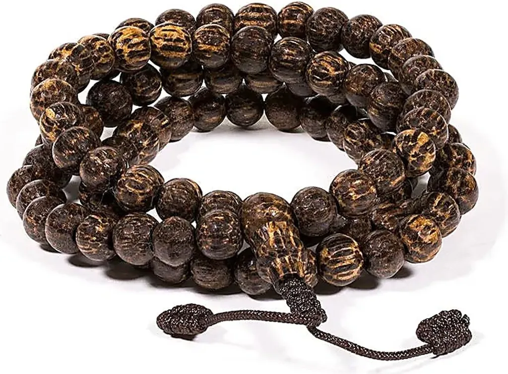 Mala 108 perles en noix de coco naturelle 8mm - Finition artisanale