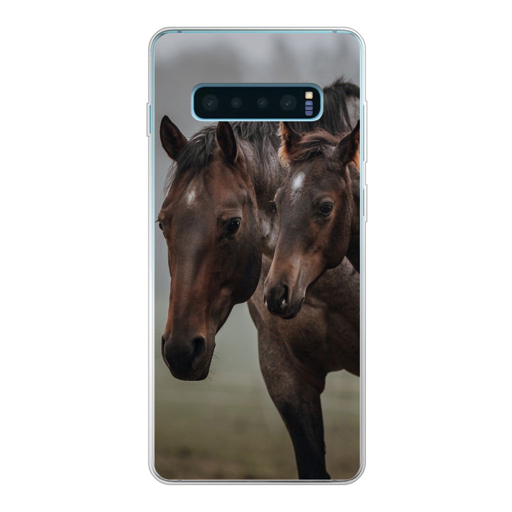 MuchoWow Handyhülle Schutzhülle Hülle für Samsung Galaxy S10 Plus Pferde - Nebel - Landschaft Silikon Softcase Handy Hülle - Schutzhülle