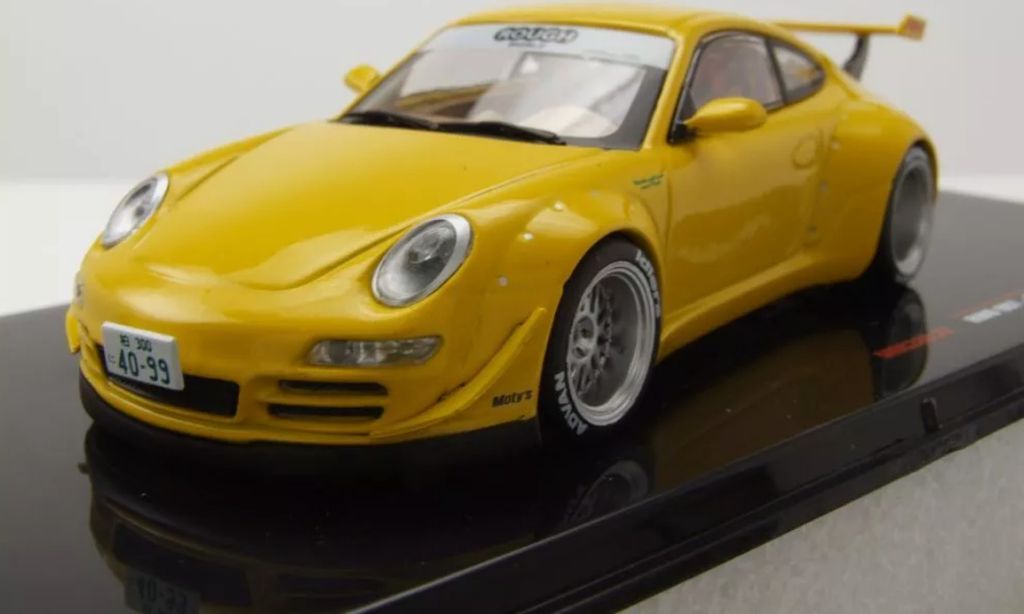ixo models MOC339 Porsche 911 (997) RWB gelb 1:43