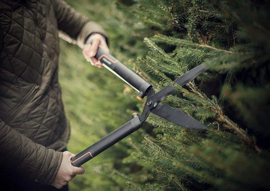 Tondeuse à gazon sans fil et sécateur manuel pour entretien des espaces