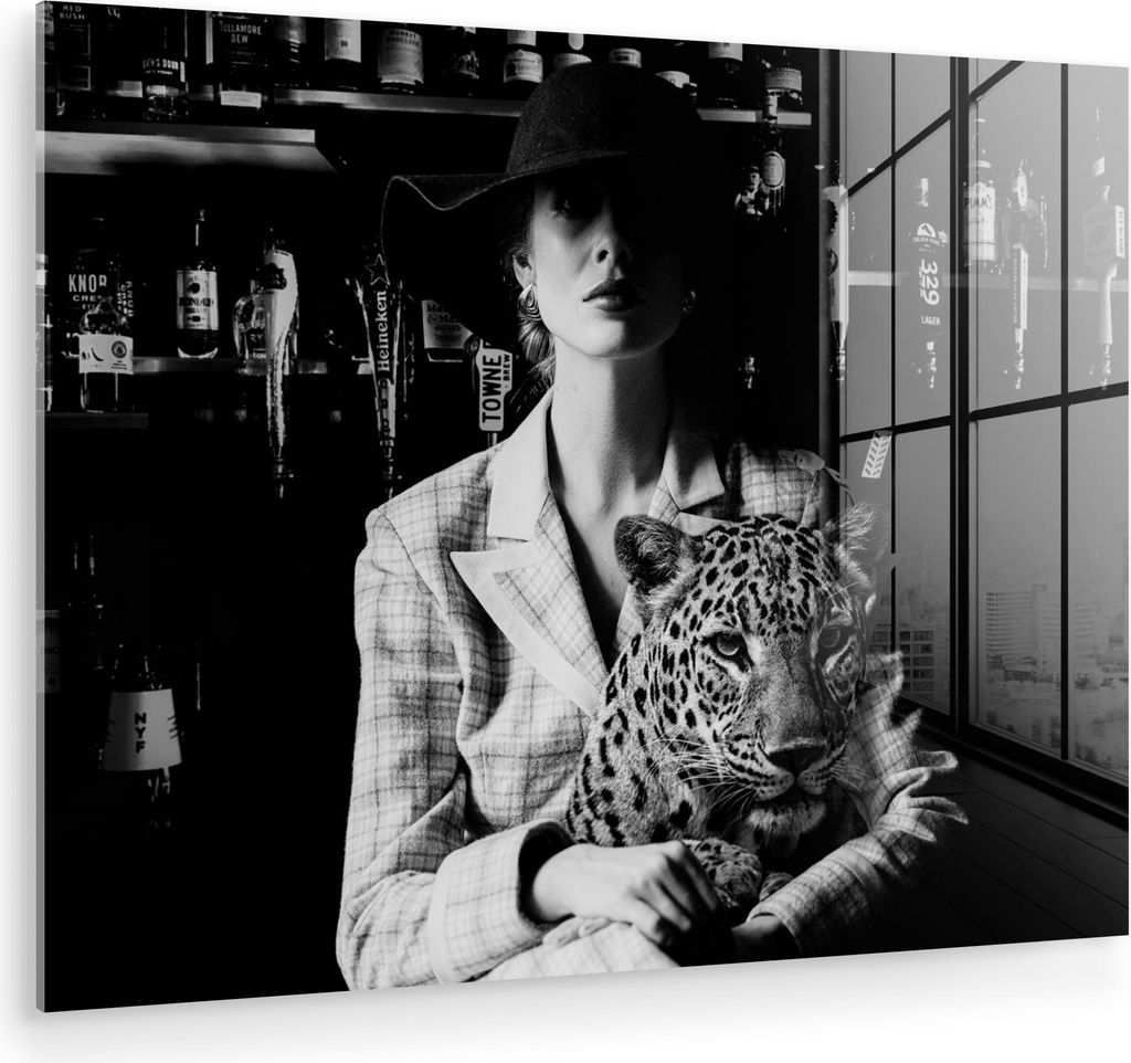 MuchoWow Glasbilder - Bilder auf Wandbild - Foto auf Glas Frau - Leopard - Luxus - Schwarz - Weiß - Tier 80x60 cm Wanddekoration aus Glas - Acrylg...