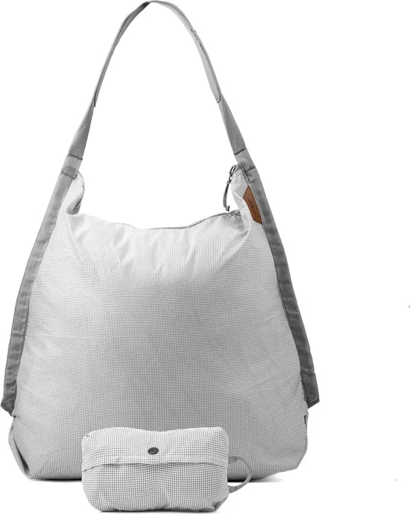 Ne manquez plus de place avec le Packable Tote 12L Peak Design Raw robuste - 4