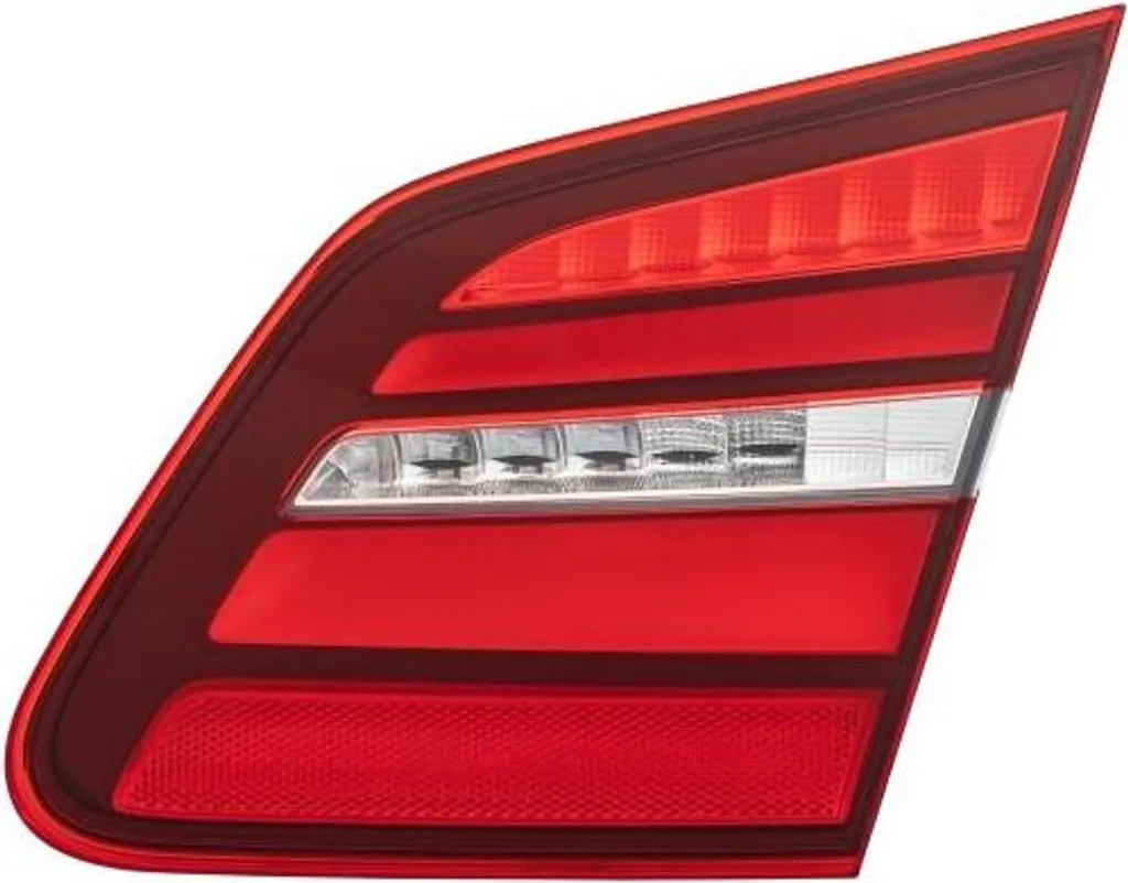 Réparer feu arrière cassé Mercedes Classe B - HELLA 2469069200 Origine