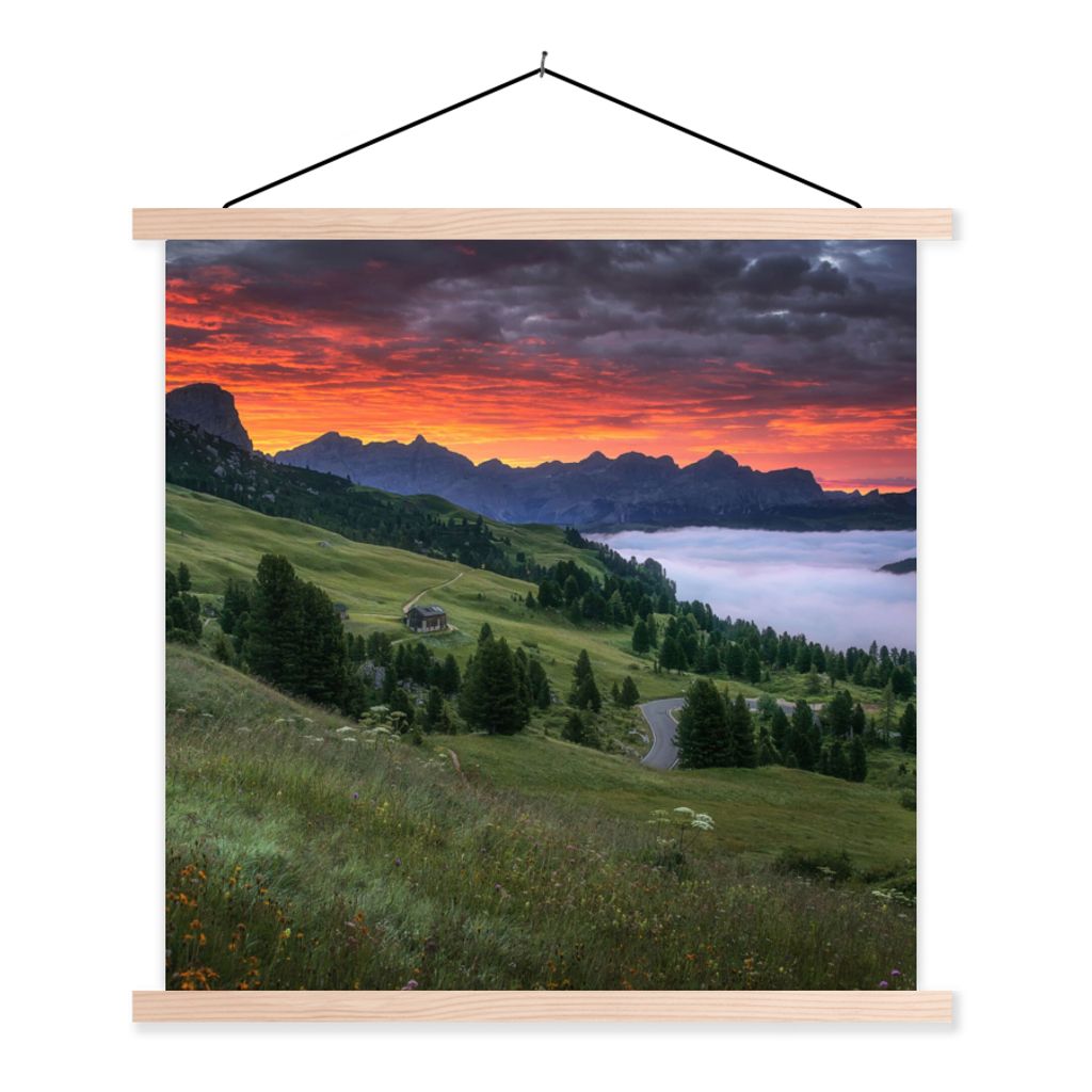 MuchoWow Textilposter Gras - Berge - Abend 60x60 cm mit holzfarbenen Rahmen - Wanddekoration