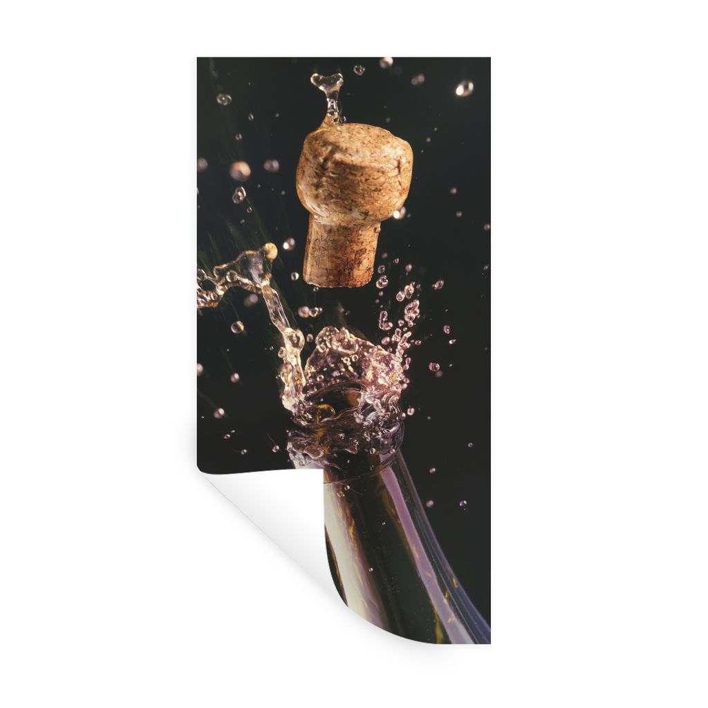 MuchoWow Wandtattoo Wandsticker Wandaufkleber Ein Korken knallt aus einer Champagnerflasche 20x40 cm Selbstklebend und Repositionierbar - Selbstk...