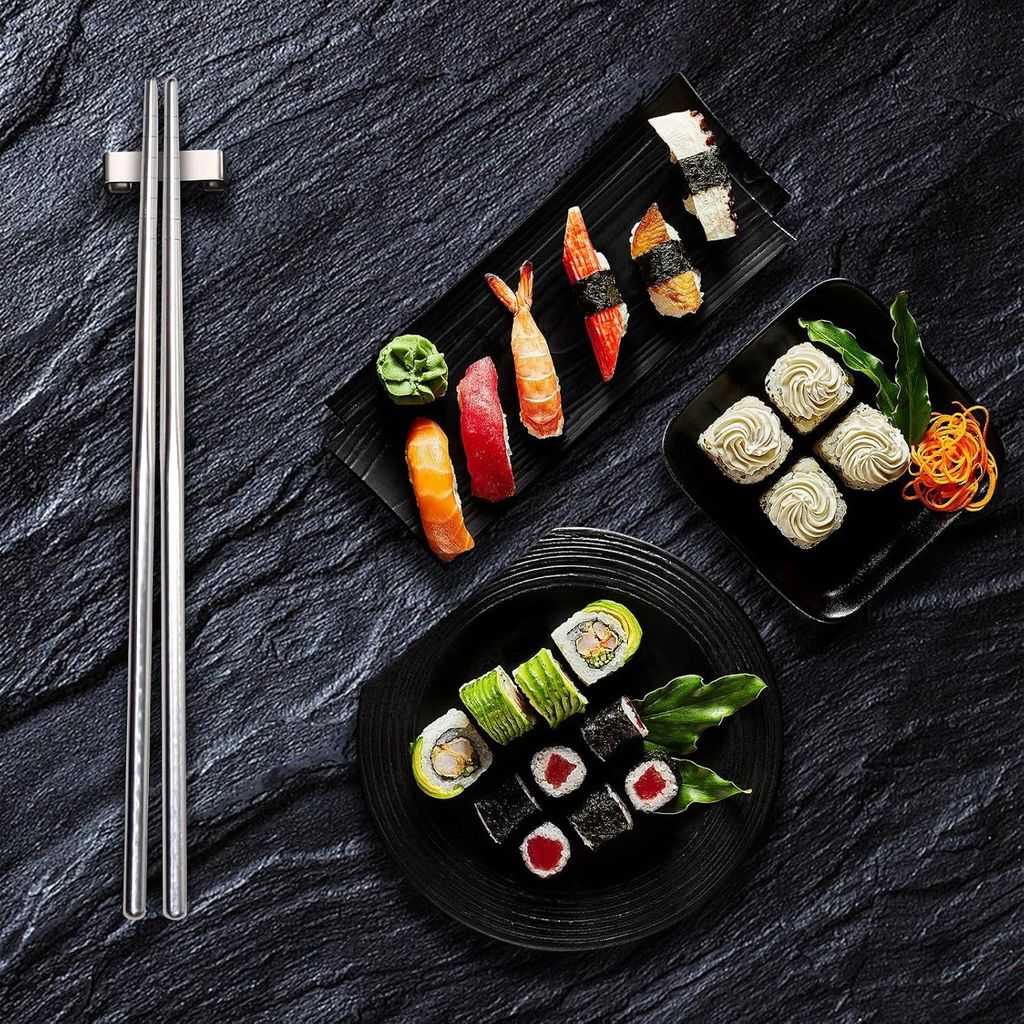 Reisebesteck 8-teilig aus Edelstahl mit Bestecktasche - Praktisches Besteckset für Arbeit, Schule, Camping und Reisen (silber)