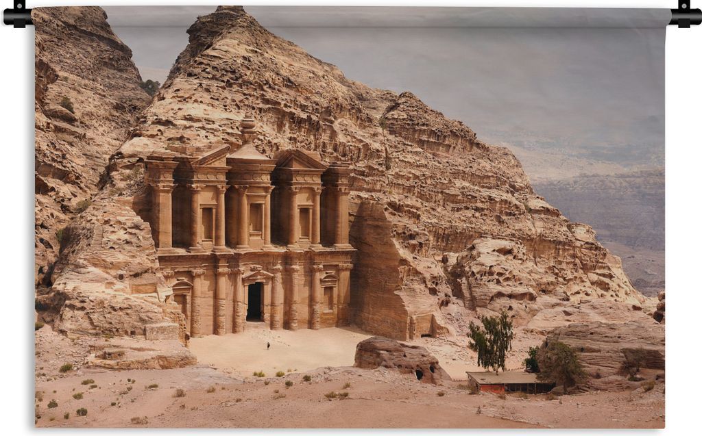 MuchoWow Wandteppich Wandbehang Ein in den Fels gehauenes Gebäude in der Stadt Petra 120x80 cm Tapisserie Dekoration Wandtuch - Wanddekorationen...