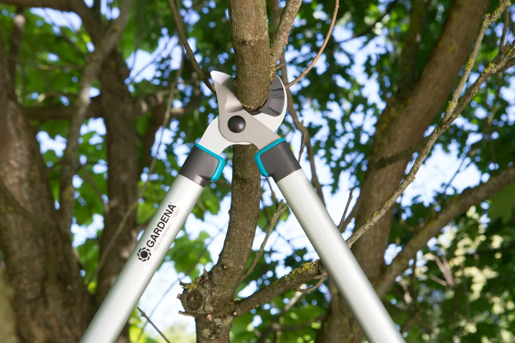 Gardena EasyCut 680A : Coupe-branches léger à levier de force optimisé