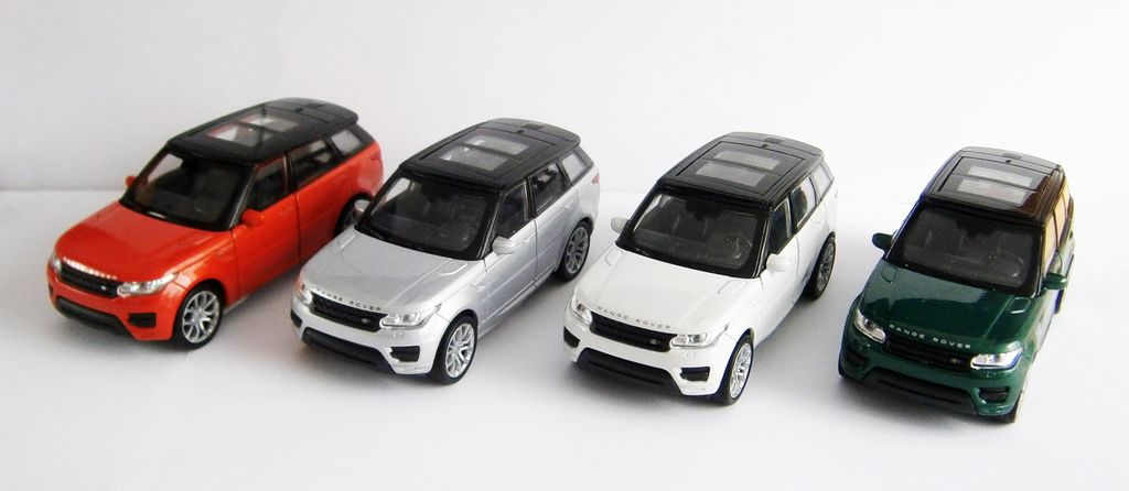 1:32 Land Rover Range Rover Sport Metallic Modellauto Spielzeug Schwarz Sound 