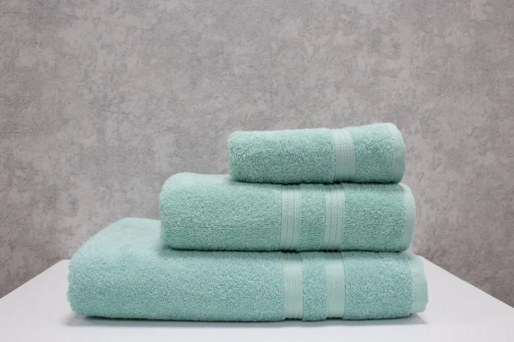 Telo Bagno Menta VIOLKA 70x140: Design e Spugna 450g Cotone