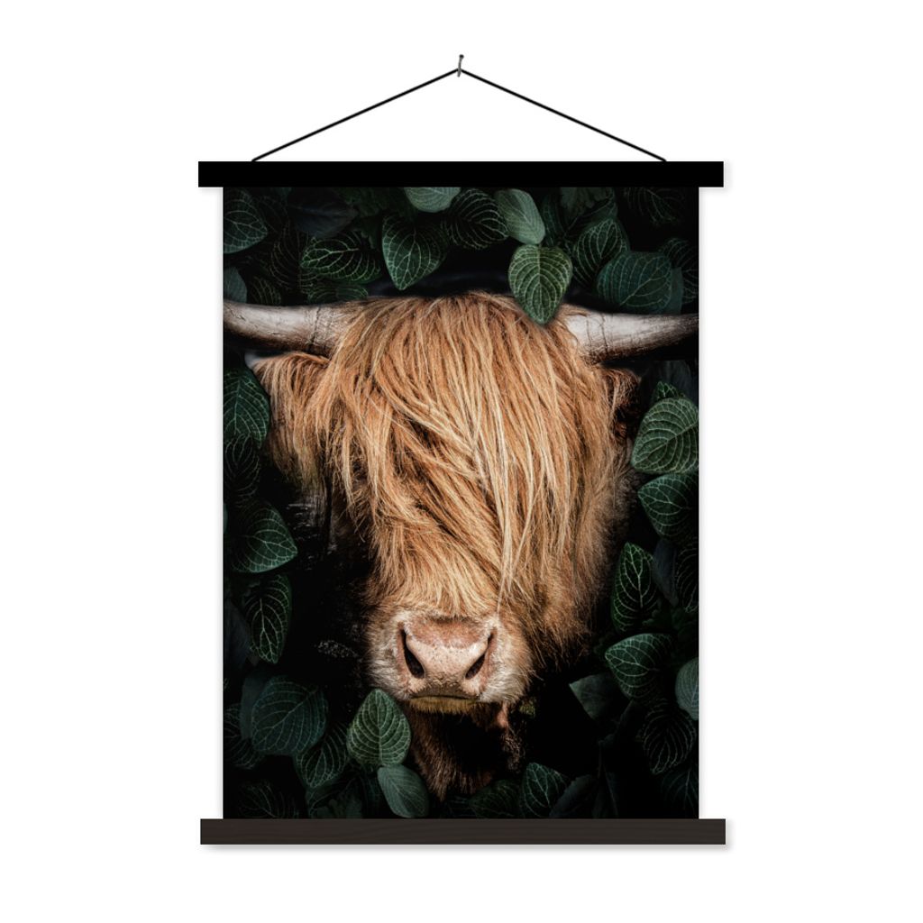 MuchoWow Textilposter Schottischer Highlander - Pflanzen - Kuh - Porträt - Dschungel 90x120 cm mit schwarzem Rahmen - Dekoration
