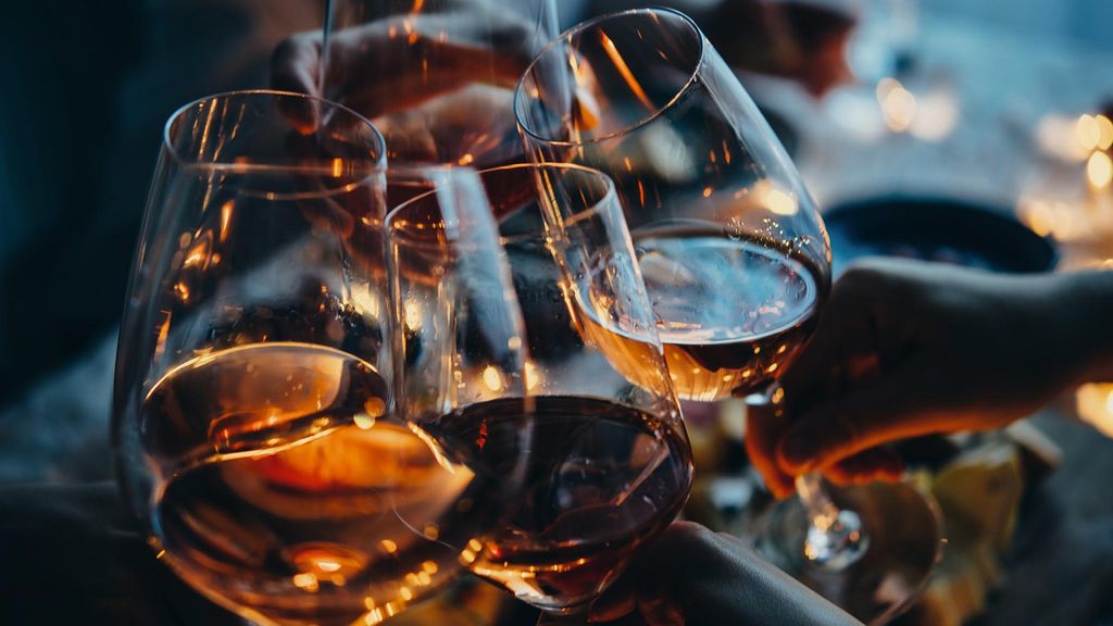 Jochen Schweizer Weinseminar Einsteiger Frankfurt; Erlebnis verschenken oder selbst erleben; Gutschein gültig für 1 Person Gruppengröße: 10-24...