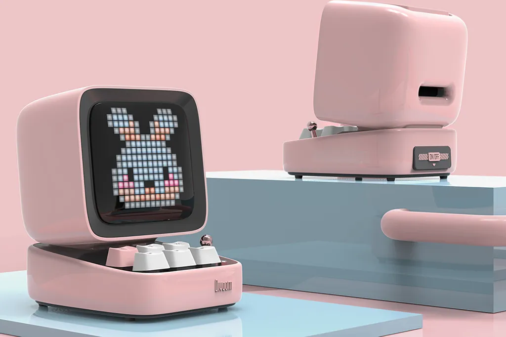 Divoom Ditoo Pro Rosa: Speaker Retrò per un Arredo Desktop Aesthetic