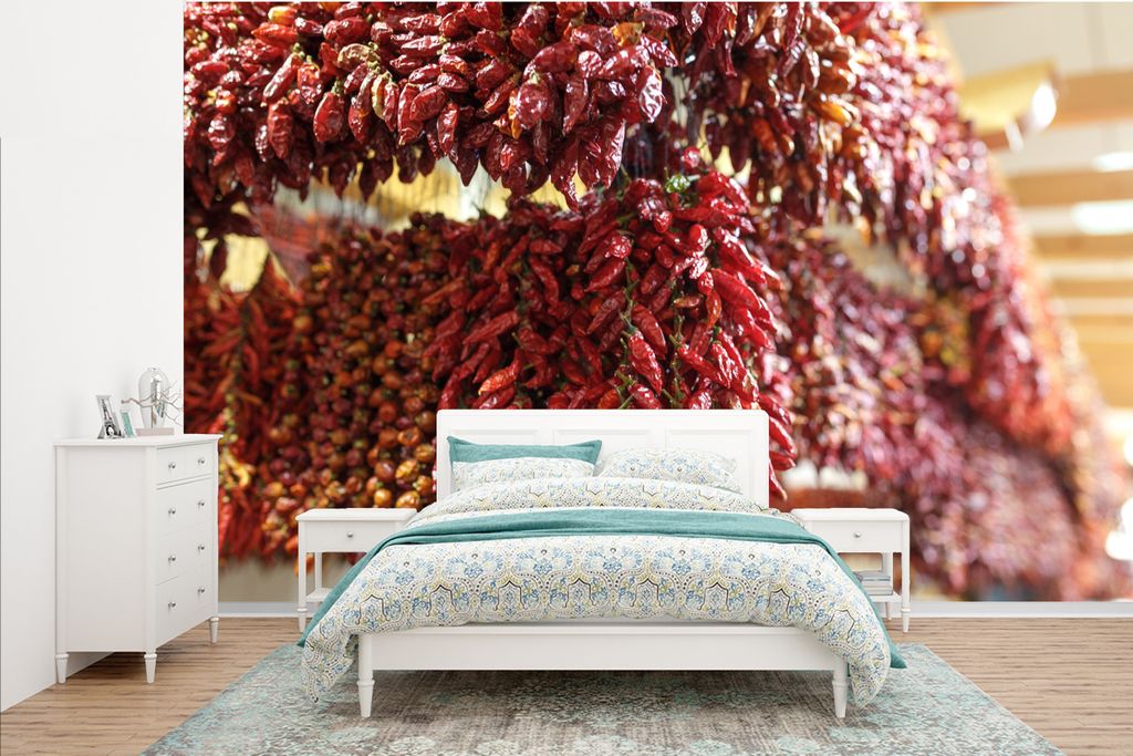 MuchoWow Fototapete für Wohnzimmer oder Schlafzimmer Wandtapete Vinyl Motivtapete Getrocknete Chilischoten zum Verkauf auf dem Markt in Portugal...