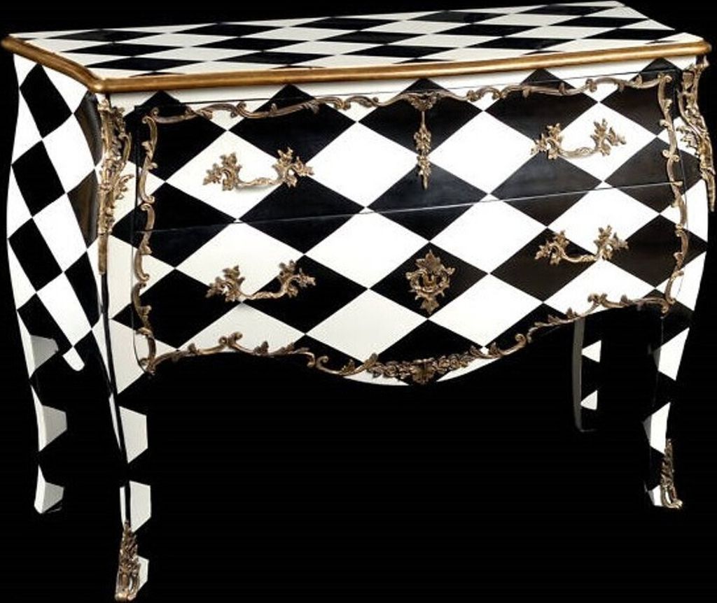 Casa Padrino Barock Kommode Schwarz / Weiß Karo mit goldenen Metall Applikationen