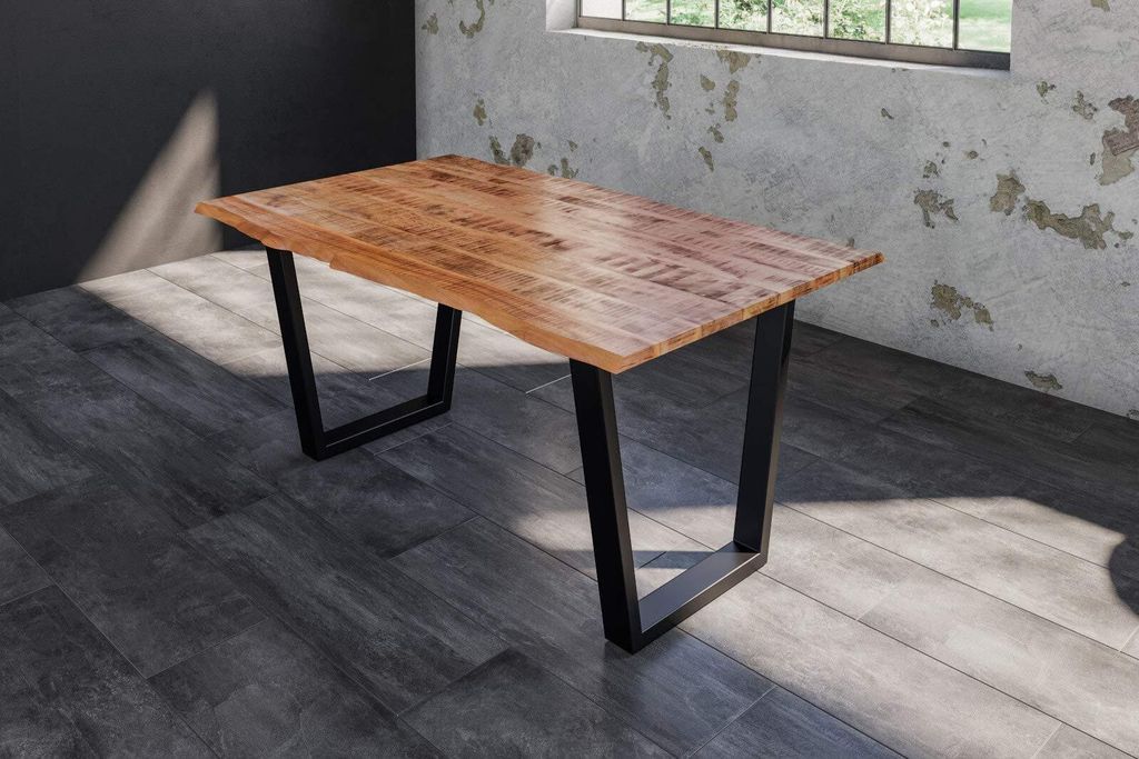 Esstisch Dora 140 x 80 cm, Mangoholz massiv, lackiert & naturfarben, Baumkantentisch mit V-Metallgestell in Mattschwarz, echte Baumkante, 26 mm