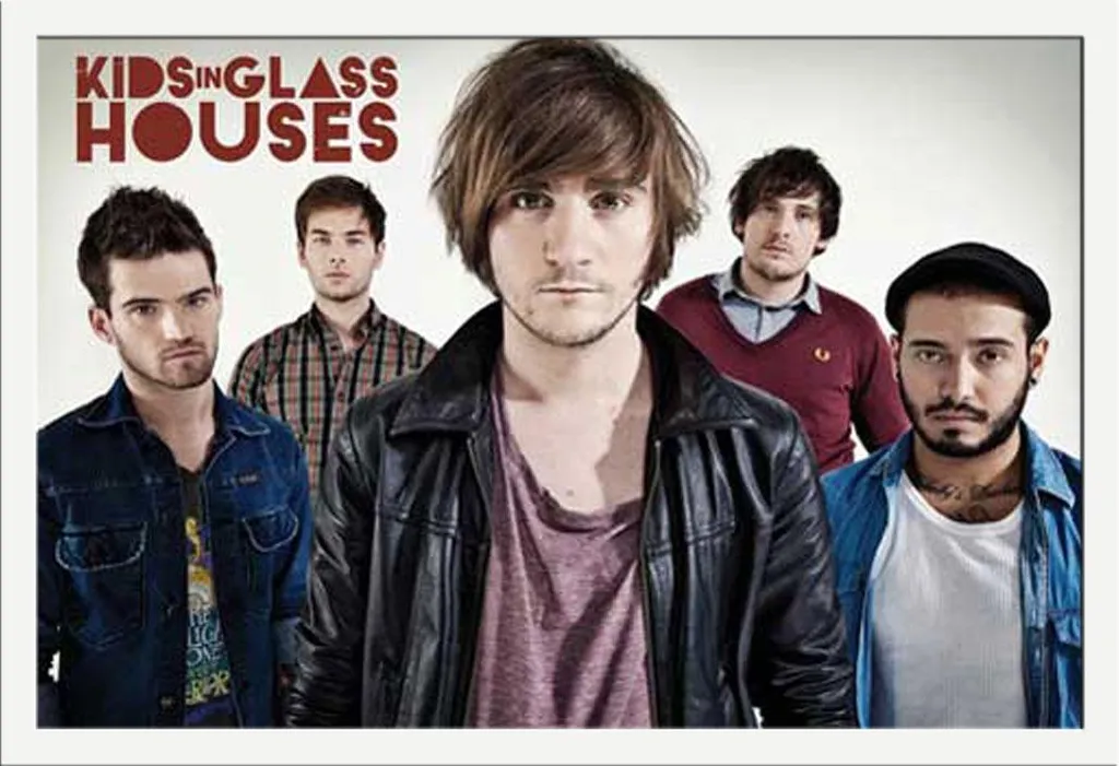 Décoration Murale Rock : Poster Kids In Glass Houses Dirt avec Cadre MDF