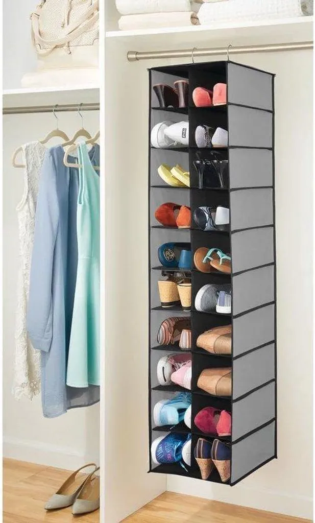 Rangement à chaussures suspendu pour optimiser l'espace de votre armoire