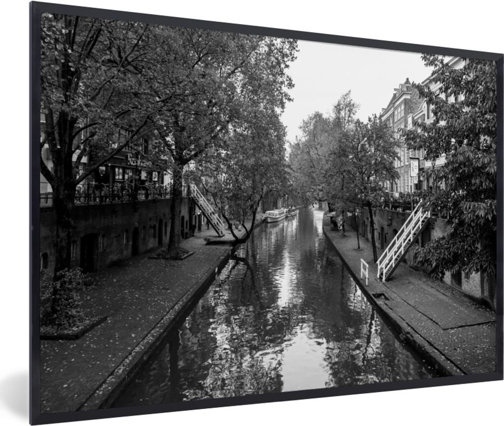 MuchoWow MuchoWow Gerahmtes Poster Blick auf die Alte Gracht in Utrecht - schwarz-weiß 30x20 cm - Poster mit zchwarzem Bilderrahmen - Kunstdru...