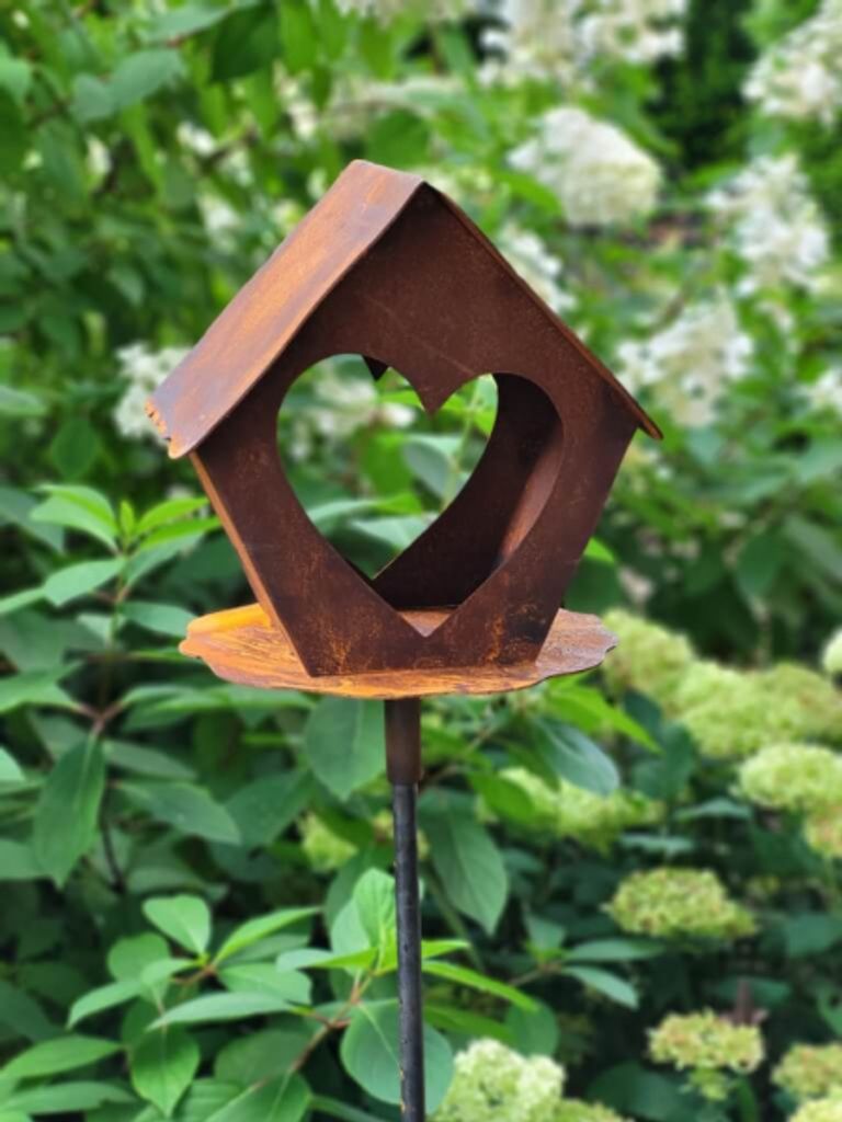Edelrost Herz-Vogelhaus zum Stecken Produktbild 