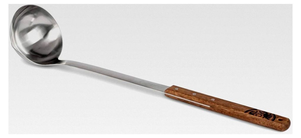 Schöpfkelle 50 cm – Edelstahlkelle mit Walnussholzgriff und Ausgießtülle für Lagerfeuerküche und Outdoor-Kochen