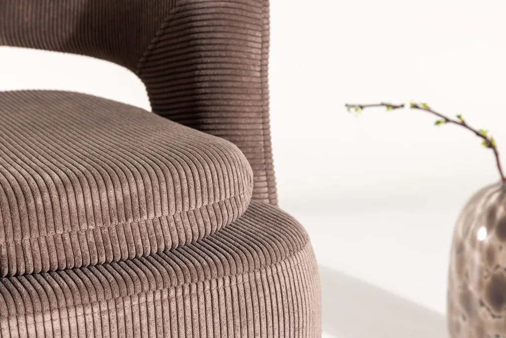 Fauteuil cocktail Laurel Marron - Assise moelleuse et structure robuste