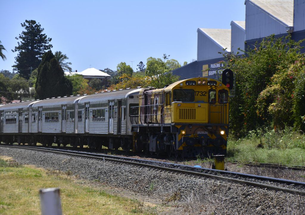 hansepuzzle 109234 - Eisenbahn Puzzle, 260 Teile, Fortbewegung, 41,0 x 28,0cm mit hochwertiger Aufbewahrung, Kartonbox & Beutel