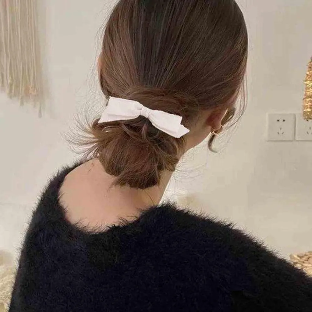 Barrette en soie beige vintage - Nœud décoratif fait main 8 cm