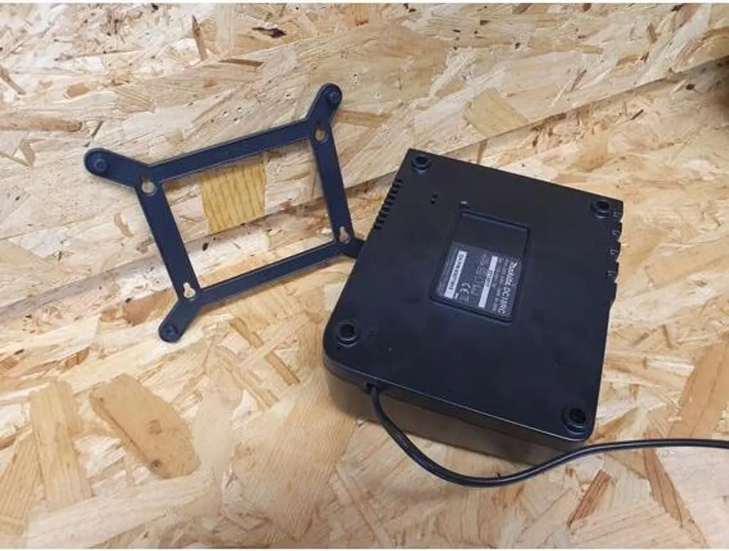 Support StealthMounts chargeur Makita DC18RC : rangement sécurisé - 3