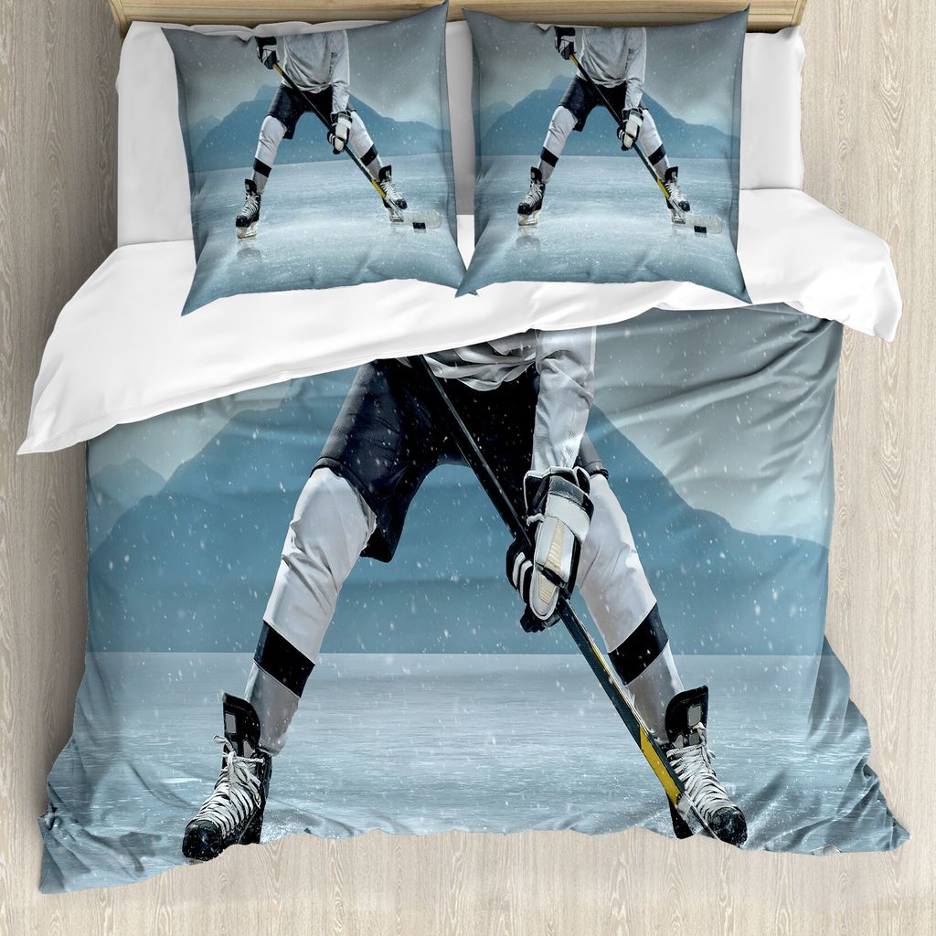 ABAKUHAUS Sport Bettbezug, Stock und Puck Berg, Milbensicher Allergiker geeignet mit Kissenbezügen, 200 cm x 200 cm - 80 x 80 cm, Charcoal Grau Weiß